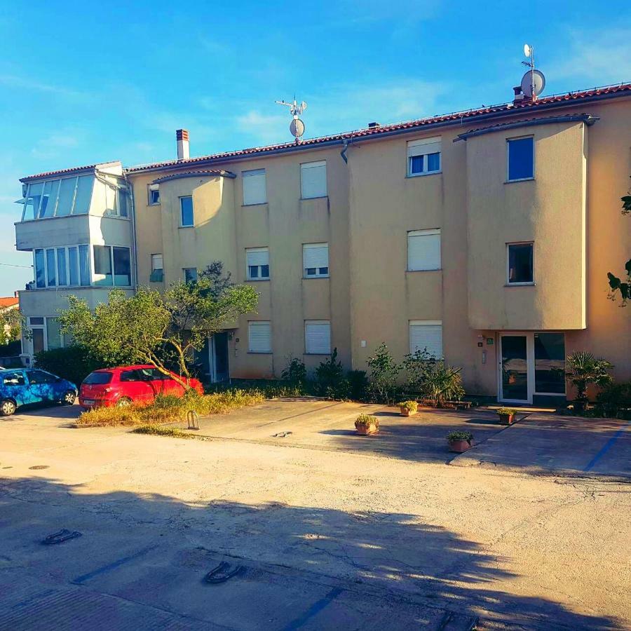 Apartment Alice Pula Exterior photo